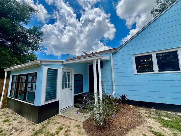 $2,100 | 101 Central Avenue, Pensacola, FL 32507