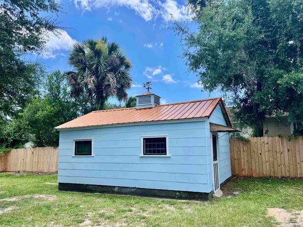$2,100 | 101 Central Avenue, Pensacola, FL 32507