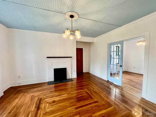 $2,100 | 101 Central Avenue, Pensacola, FL 32507