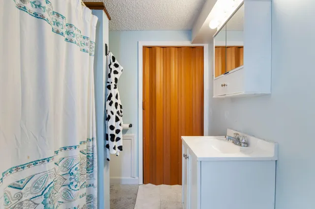 $575,000 | 5 Wards Pond Road, Limington, ME 04049