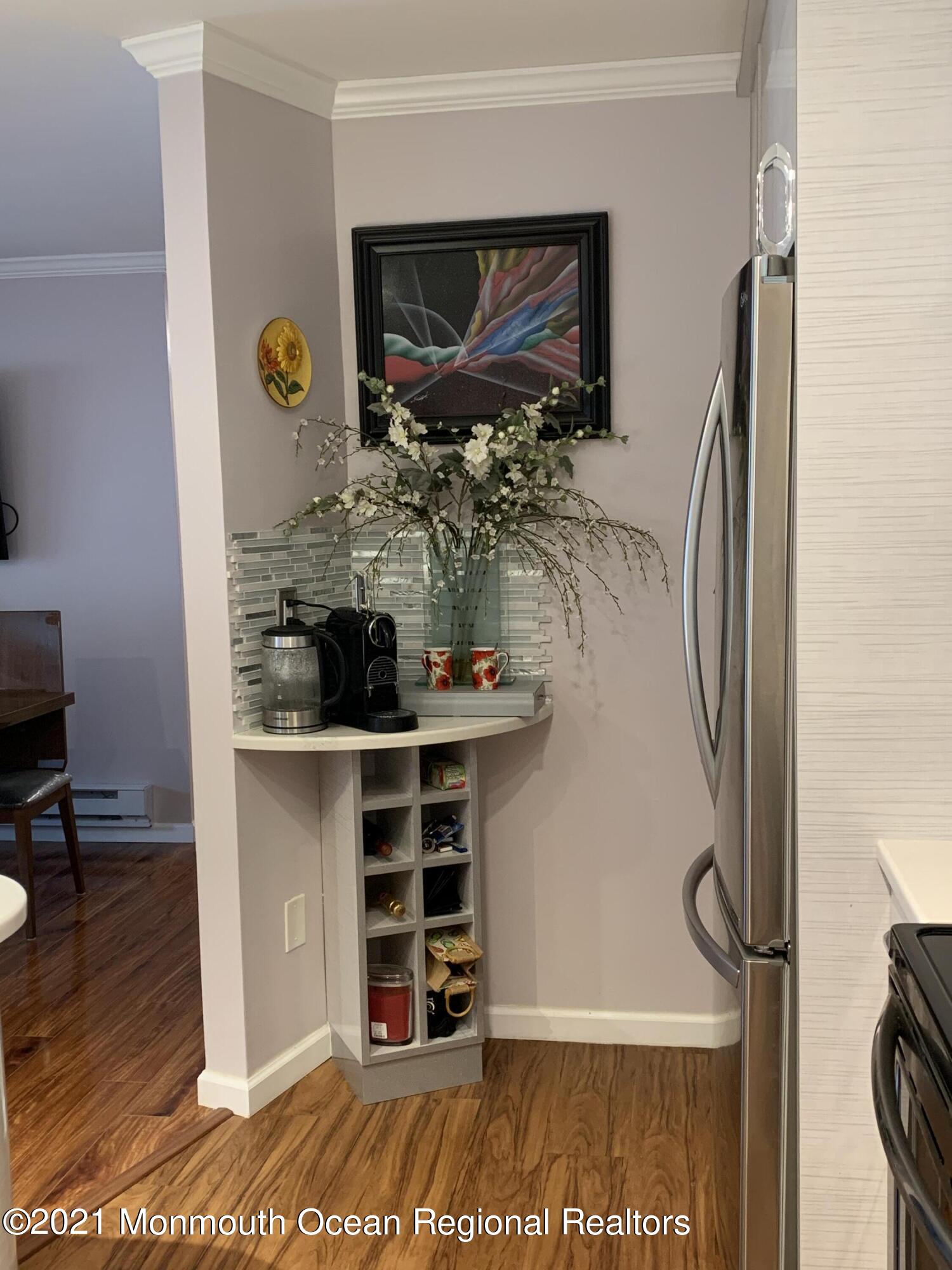 98 Arrowood Road, Unit J Manalapan, NJ 07726 - Photo 5 of 18 IMG_1474