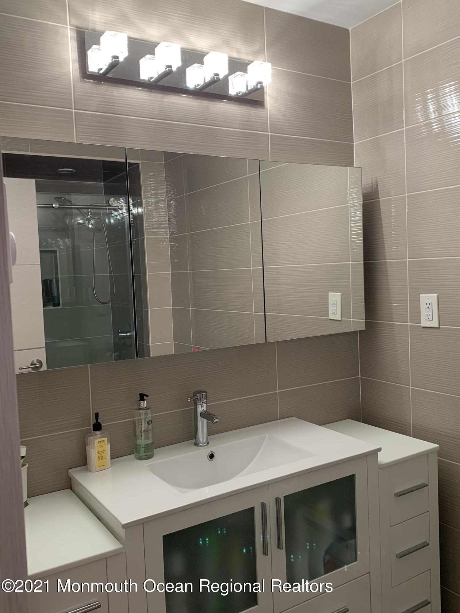 98 Arrowood Road, Unit J Manalapan, NJ 07726 - Photo 10 of 18 IMG_1480