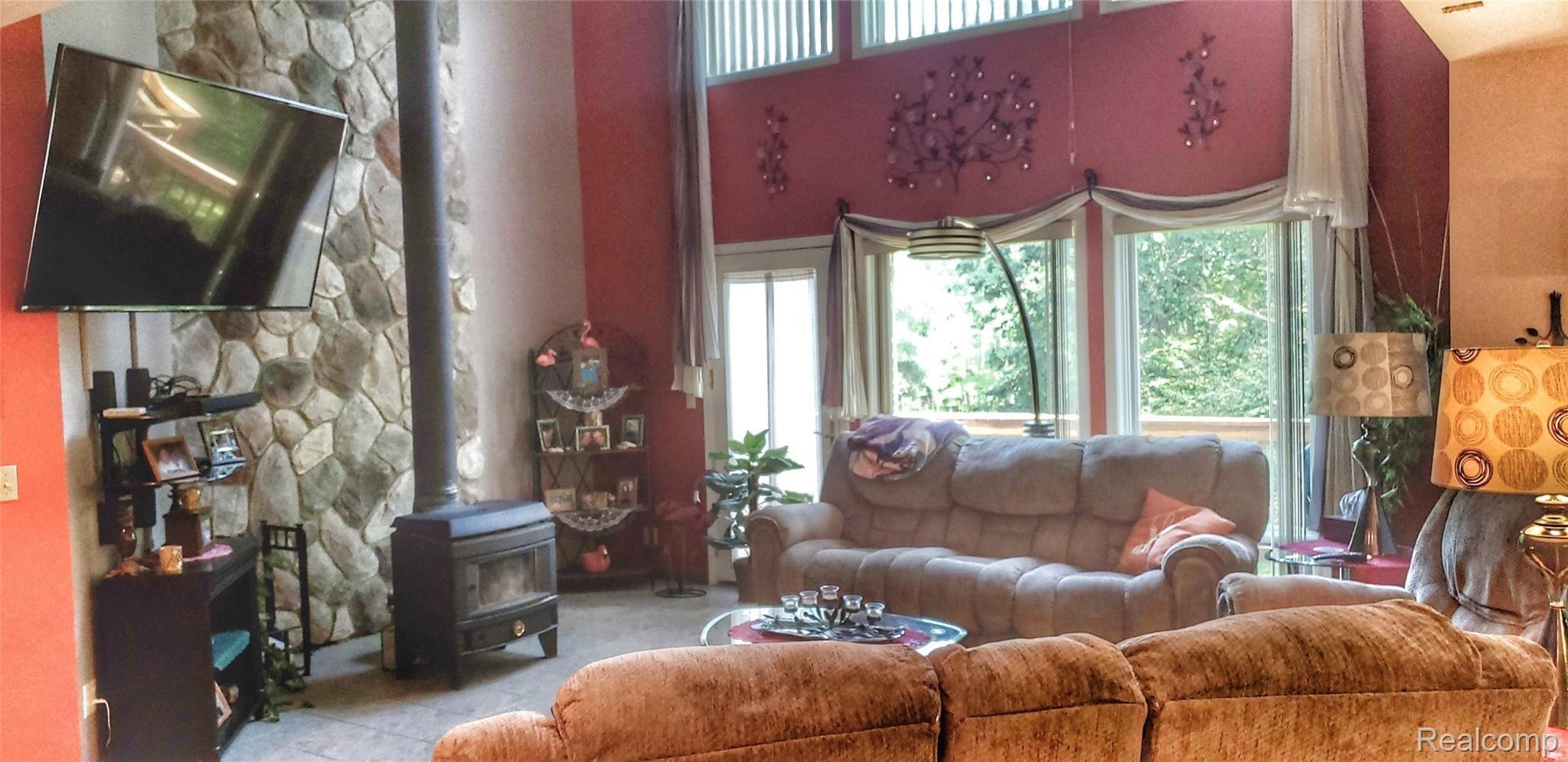 8700 Oak Grove Road Howell, MI 48855 - Photo 8 of 38 20190626_170443-01.jpeg