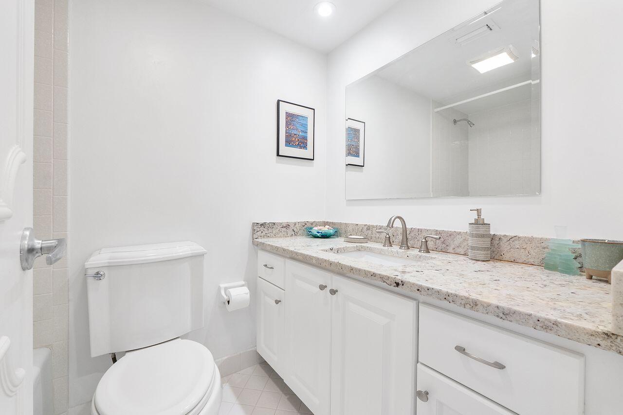 3310 South Ocean Boulevard, Unit 231D Highland Beach, FL 33487 - Photo 14 of 31 3310_S_Ocean_Blvd_u231_010