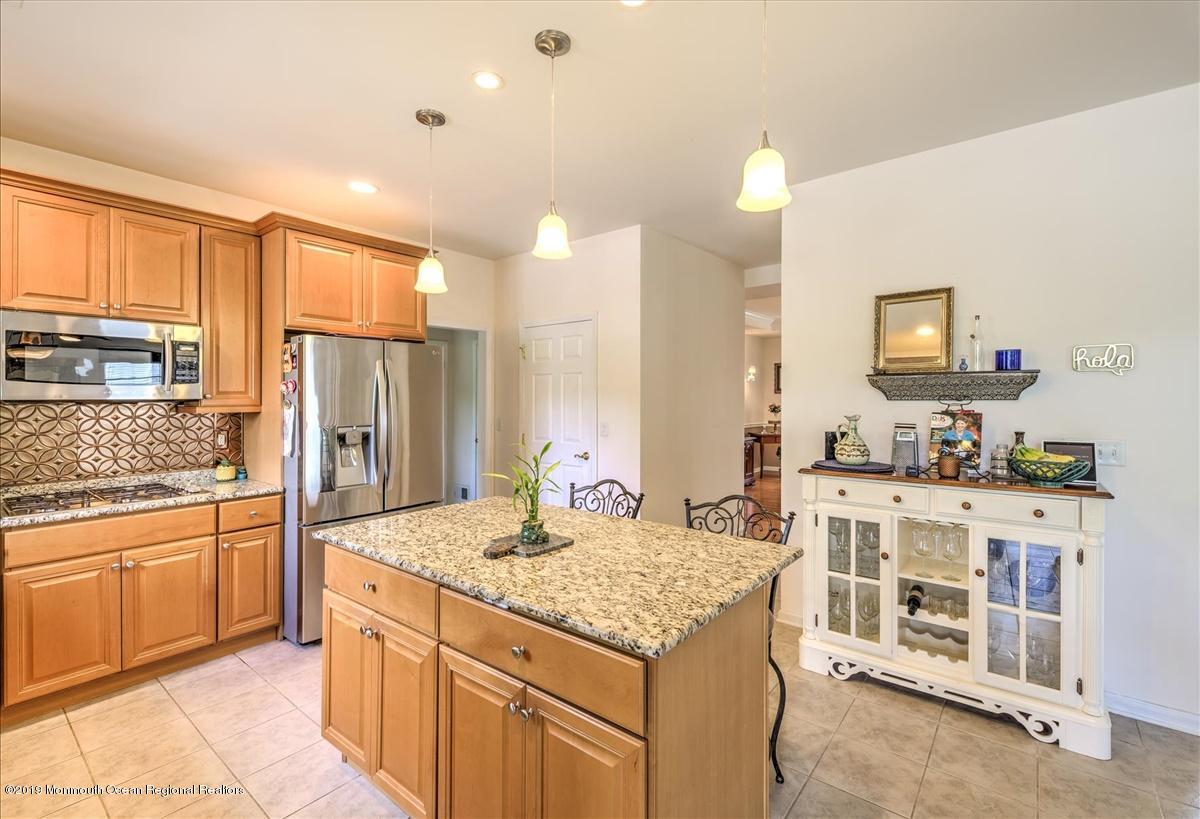 16 Molly Pitcher Road Marlboro, NJ 07746 - Photo 11 of 36 KITCHEN