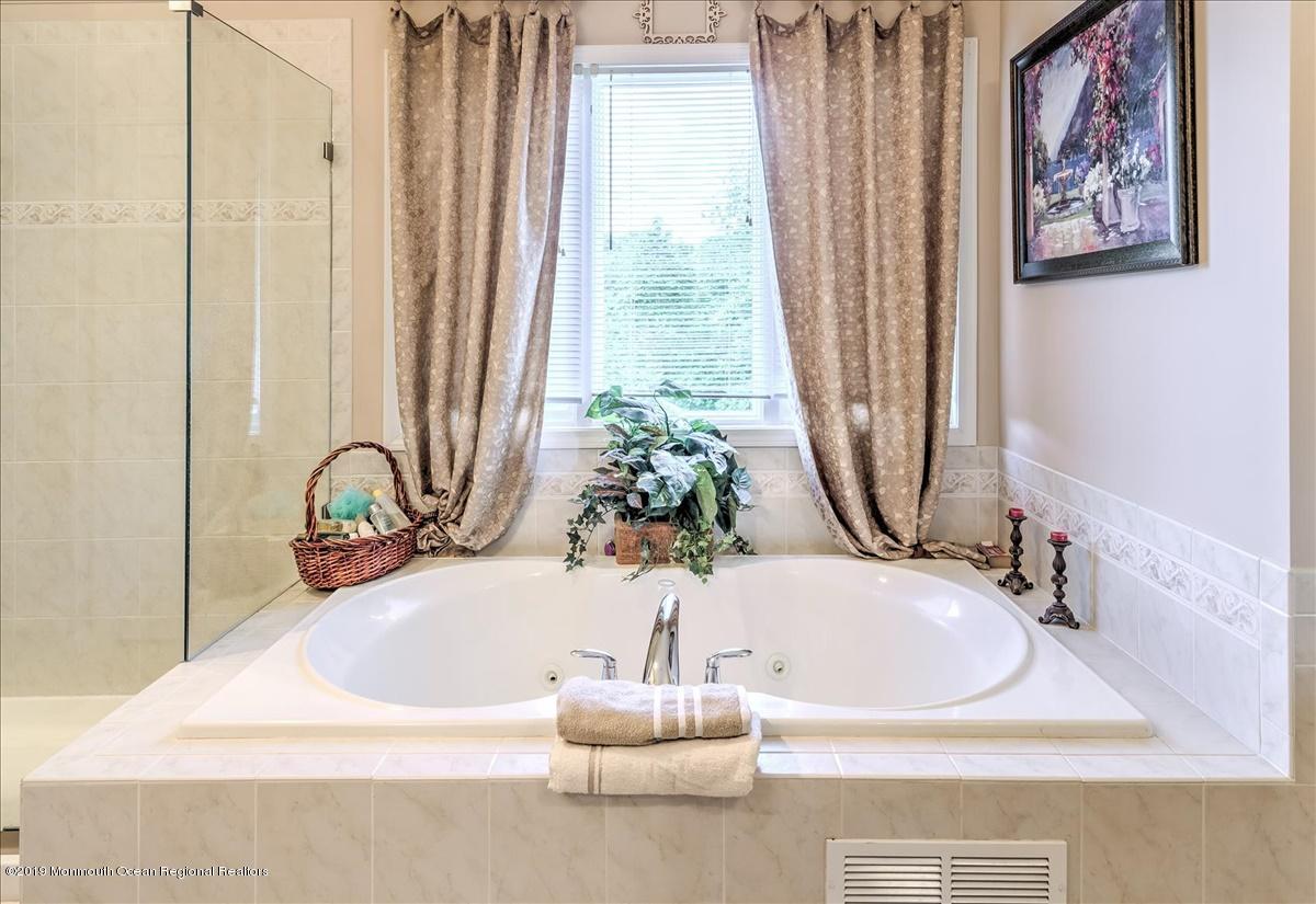 16 Molly Pitcher Road Marlboro, NJ 07746 - Photo 21 of 36 MASTER BATHROOM