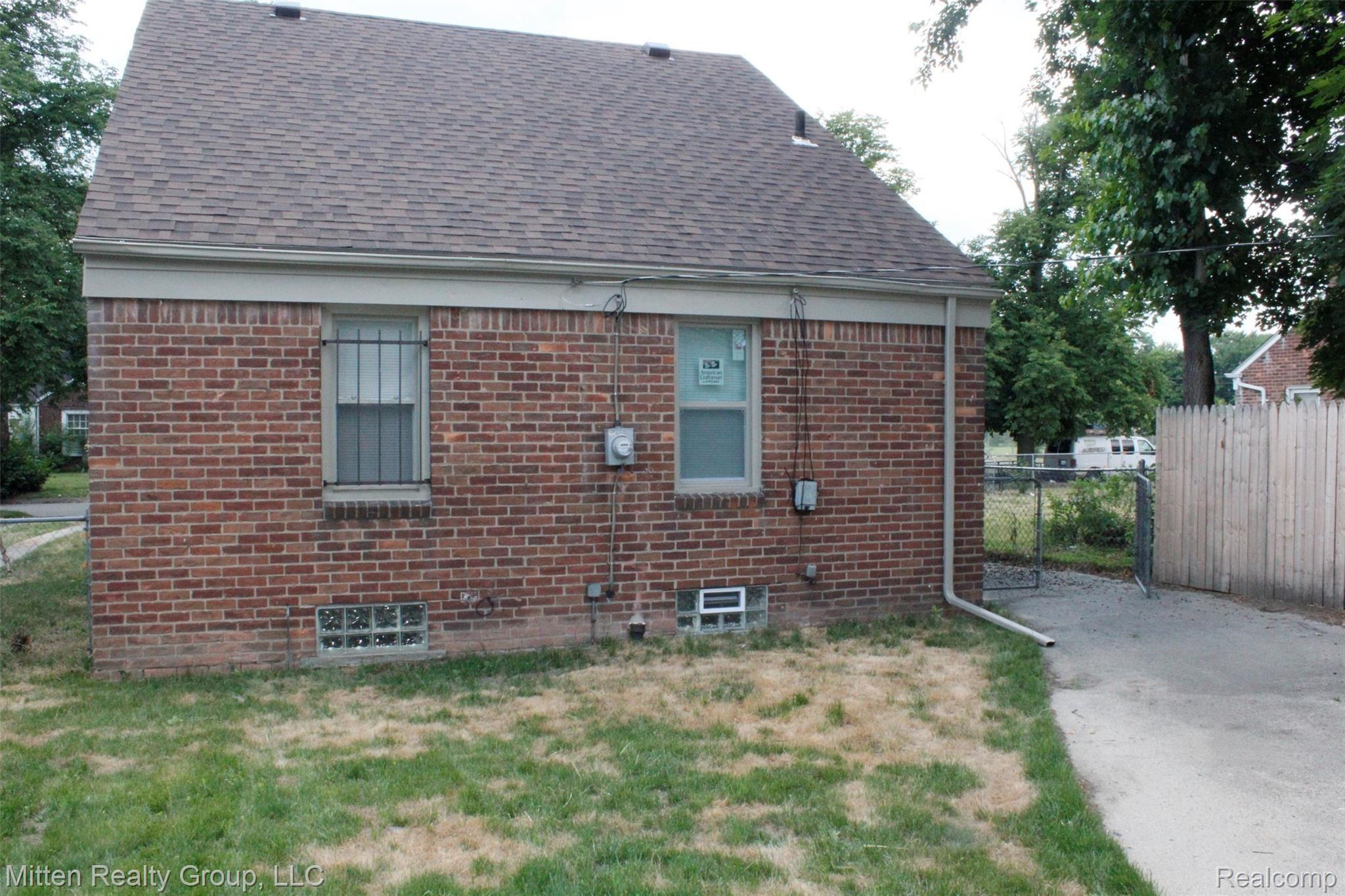 19188 Edinborough Road Detroit, MI 48219 - Photo 25 of 25 pic 25.JPG