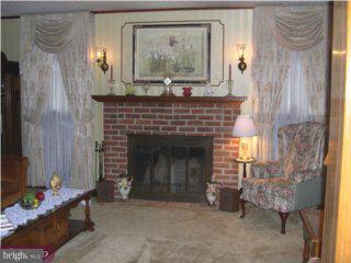 147 Gilmore Road Havertown, PA 19083 - Photo 3 of 6