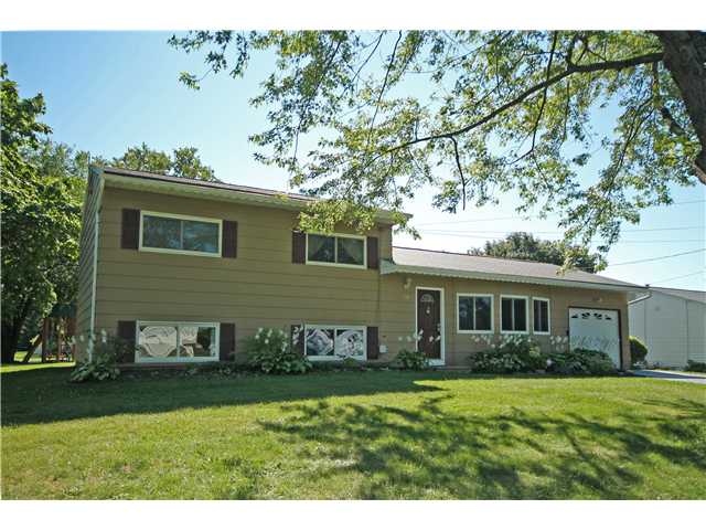 32 Green Isle Road Henrietta, NY 14467 - Photo 1 of 1 Exterior Front