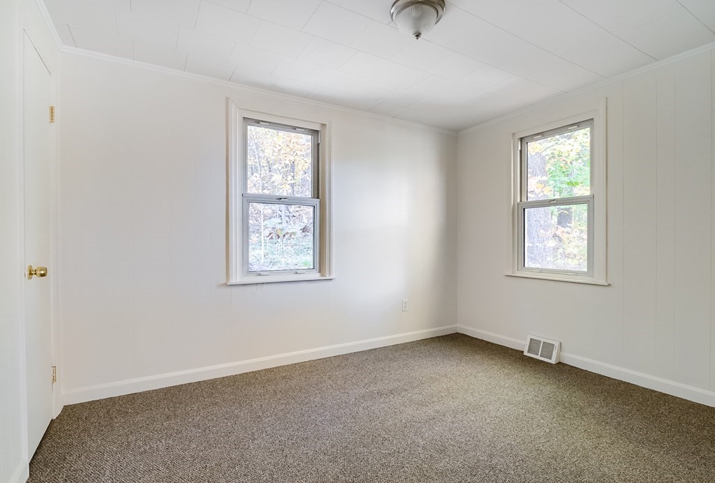 140 Leominster Road Sterling, MA 01564 - Photo 19 of 35 an empty room with a window