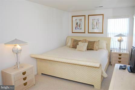 14303 Ashleigh Greene Road Boyds, MD 20841 - Photo 20 of 25 Bedroom