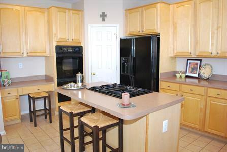 14303 Ashleigh Greene Road Boyds, MD 20841 - Photo 8 of 25 Kitchen