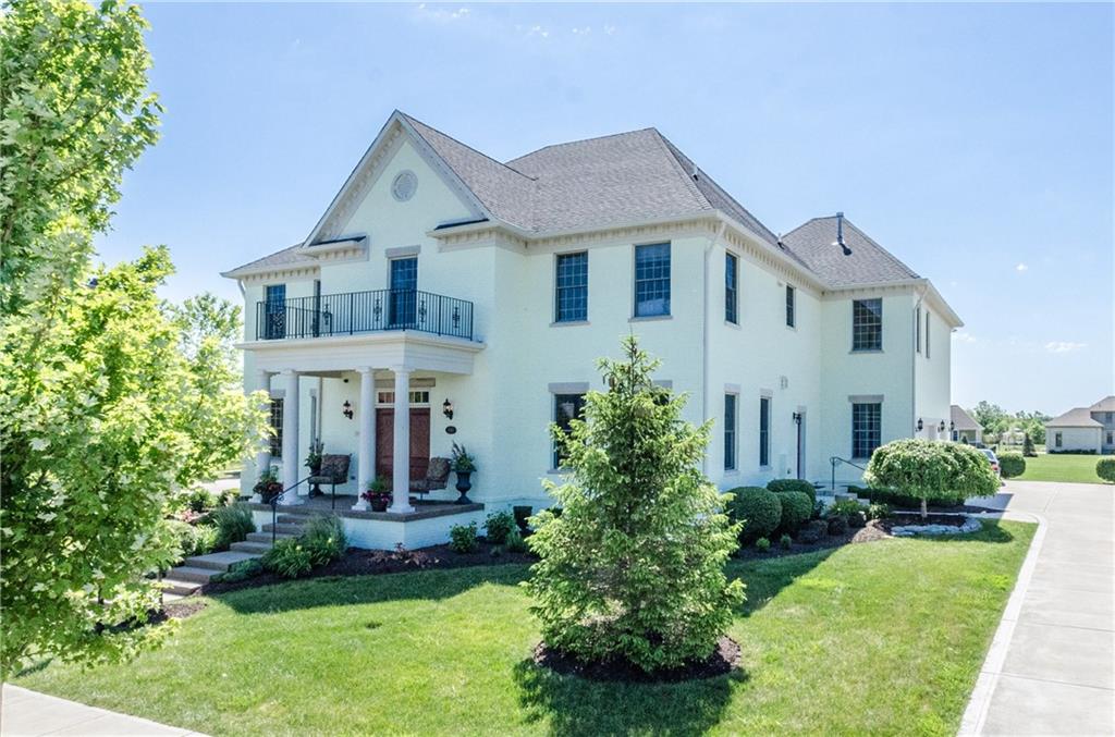 2063 Finchley Road Carmel, IN 46032 - Photo 1 of 24 Gallery Image 1