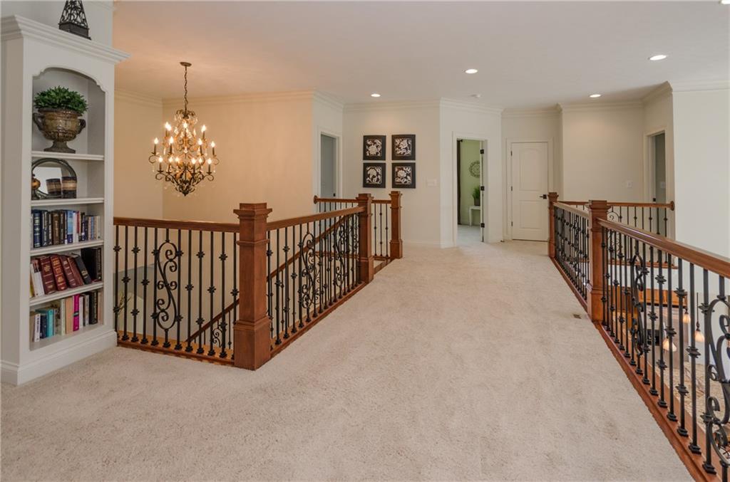 2063 Finchley Road Carmel, IN 46032 - Photo 12 of 24 Gallery Image 12