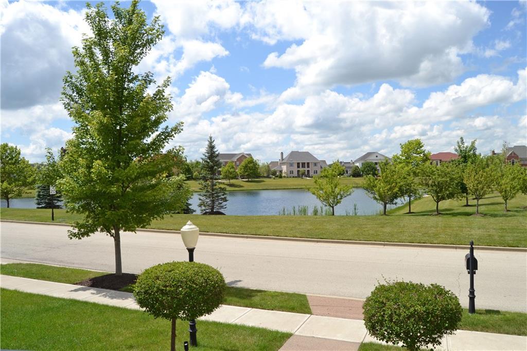 2063 Finchley Road Carmel, IN 46032 - Photo 3 of 24 Gallery Image 3