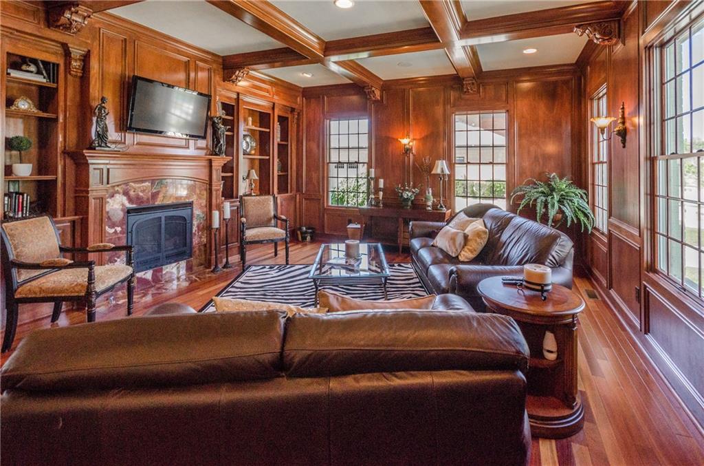 2063 Finchley Road Carmel, IN 46032 - Photo 5 of 24 Gallery Image 5