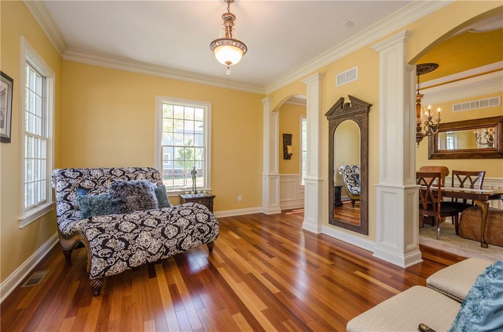 2063 Finchley Road Carmel, IN 46032 - Photo 6 of 24 Gallery Image 6