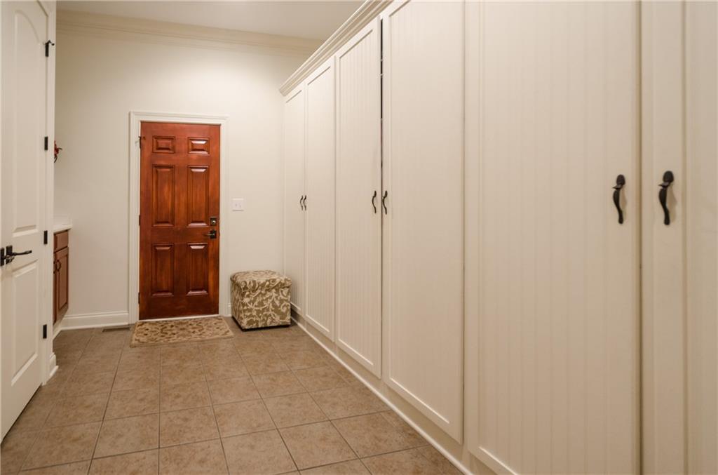 2063 Finchley Road Carmel, IN 46032 - Photo 10 of 24 Gallery Image 10