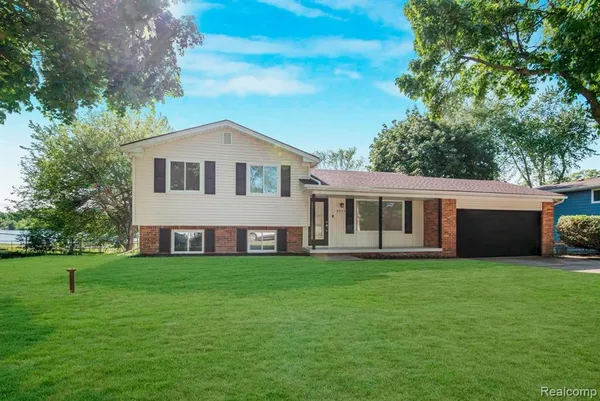 $399,000 | 8965 Van Gordon Avenue, White Lake, MI 48386