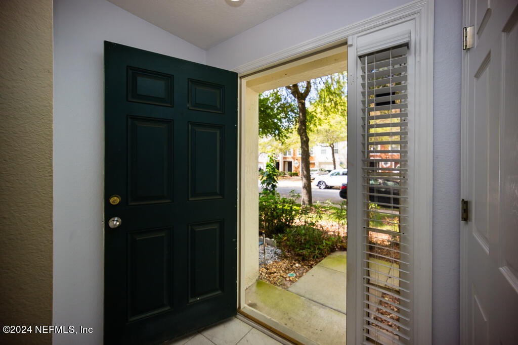 10535 Autumn Trace Road Jacksonville, FL 32257 - Photo 11 of 47 Foyer