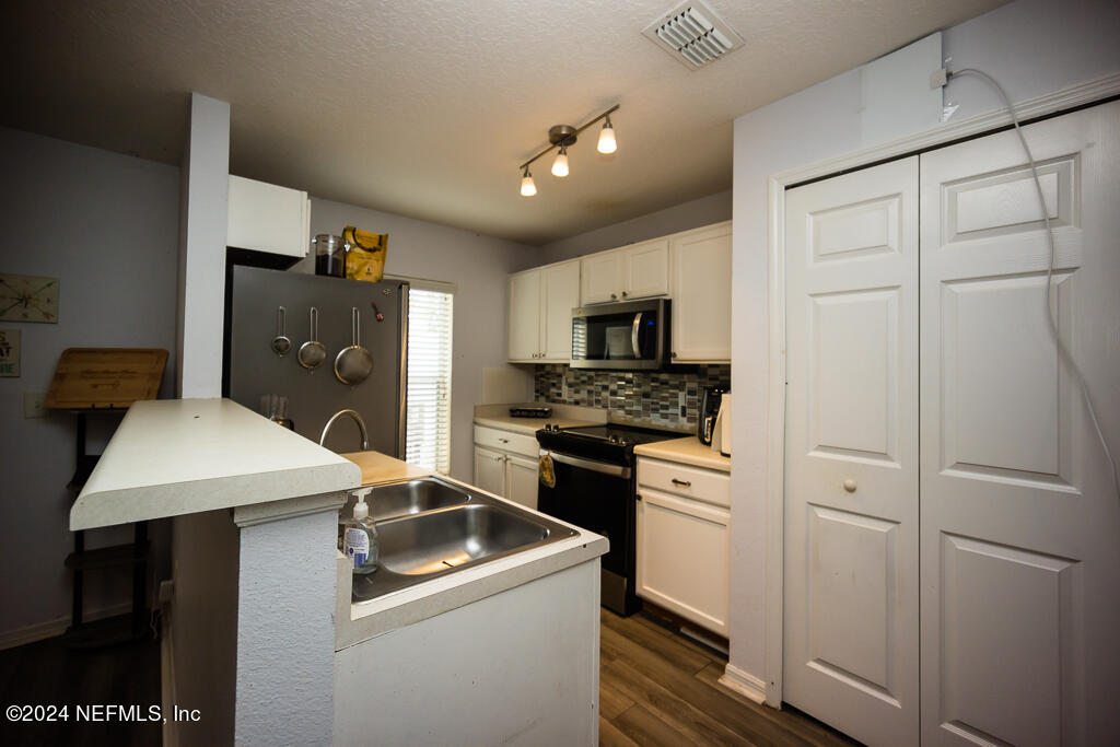 10535 Autumn Trace Road Jacksonville, FL 32257 - Photo 20 of 47 Kitchen