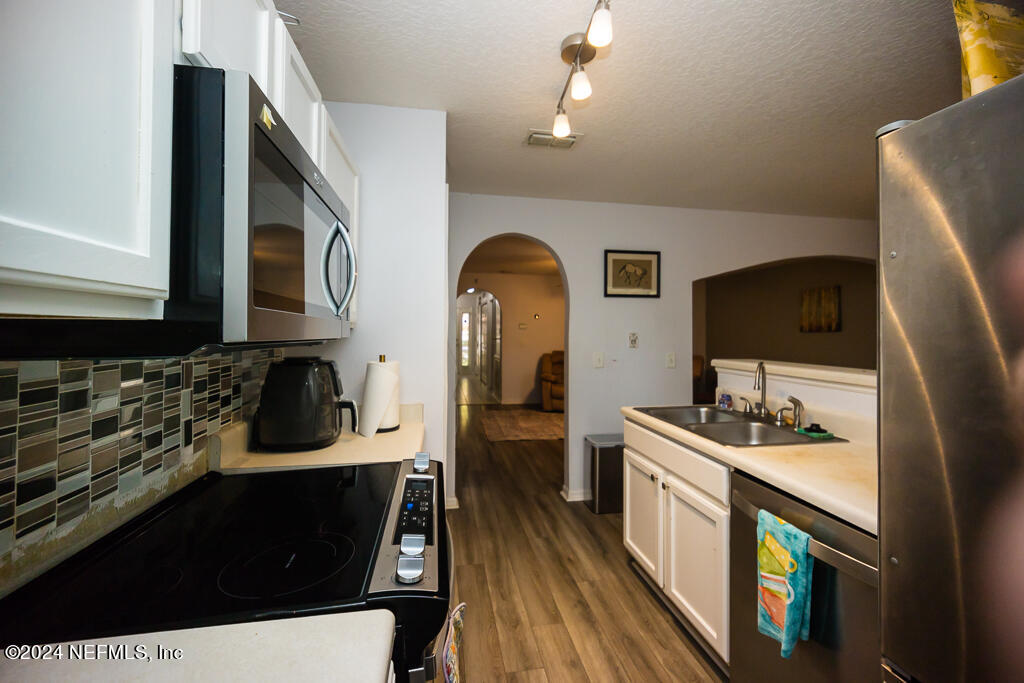 10535 Autumn Trace Road Jacksonville, FL 32257 - Photo 23 of 47 Kitchen View 4