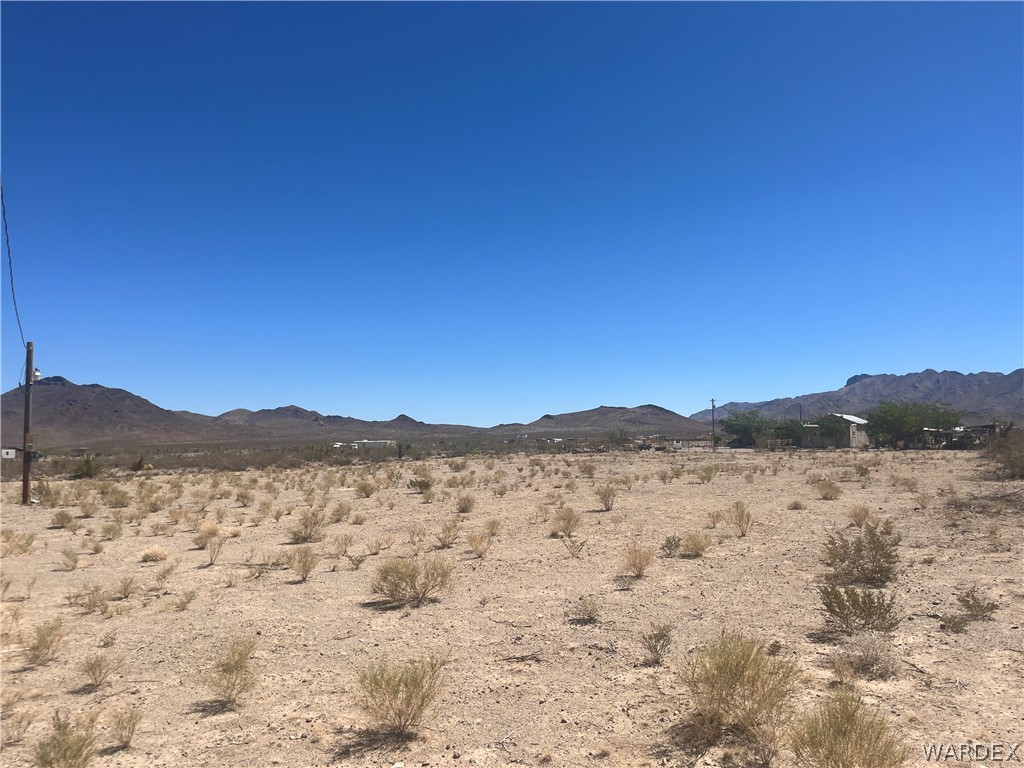 15820 Edgemont Road Dolan Springs, AZ 86441 - Photo 8 of 13
