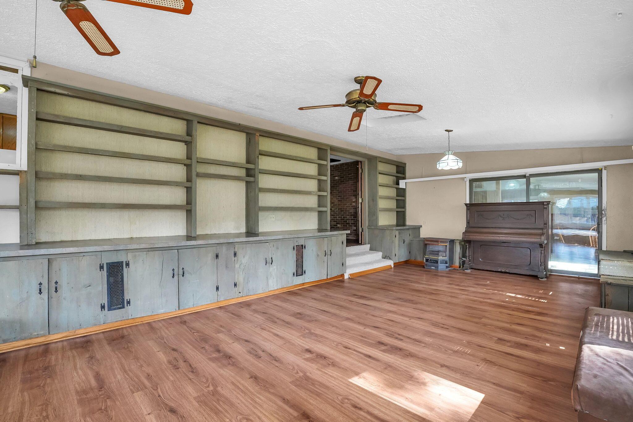 190 Inah Avenue Columbus, OH 43228 - Photo 17 of 38 11-web-or-mls-190-inah-ave