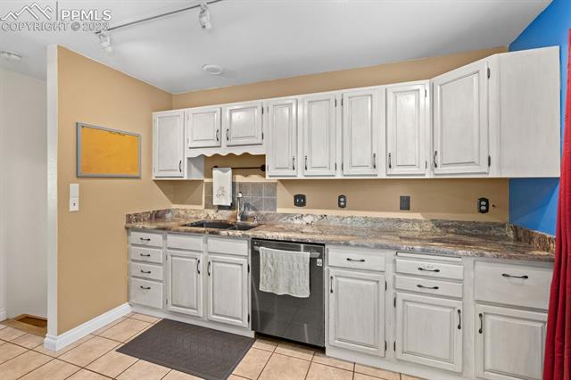 1859 Fuller Road Colorado Springs, CO 80920 - Photo 9 of 32