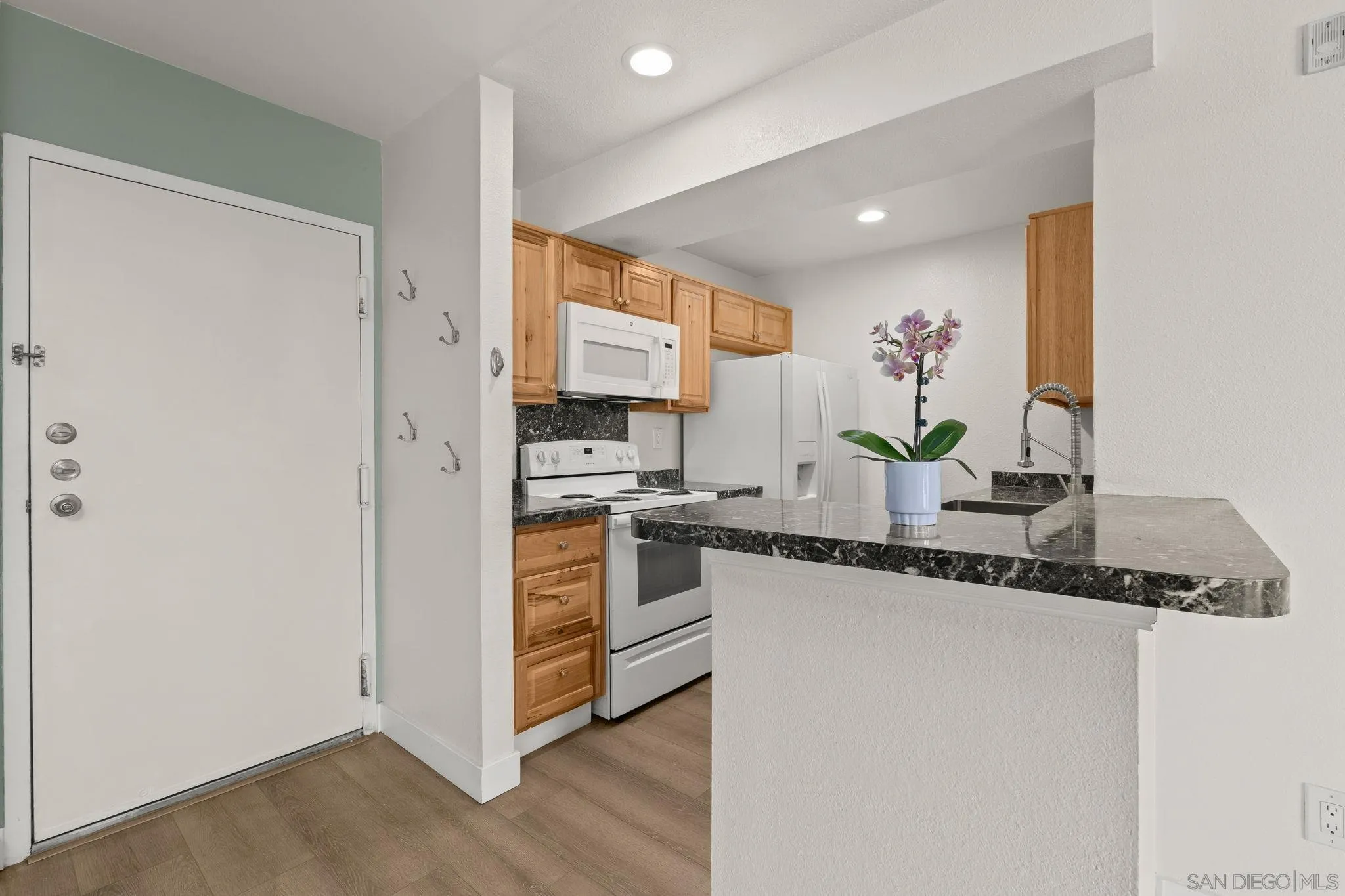 6171 Rancho Mission Road, Unit 208 San Diego, CA 92108 - Photo 6 of 40