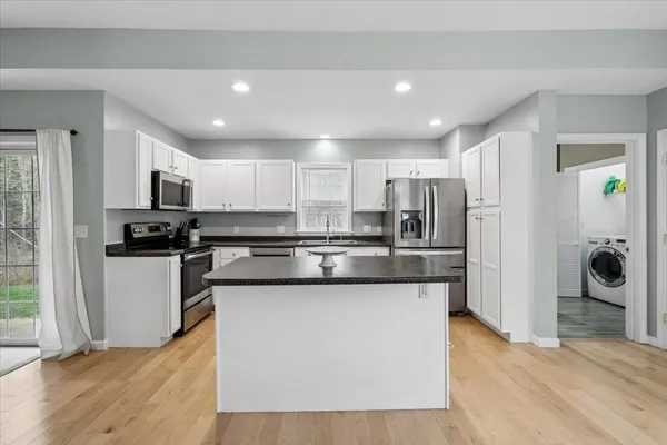 $525,000 | 1 Langs Lane, Newmarket, NH 03857