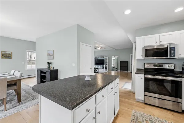 $525,000 | 1 Langs Lane, Newmarket, NH 03857
