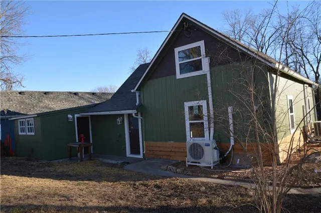 $299,000 | 322 Front Street, Grain Valley, MO 64029