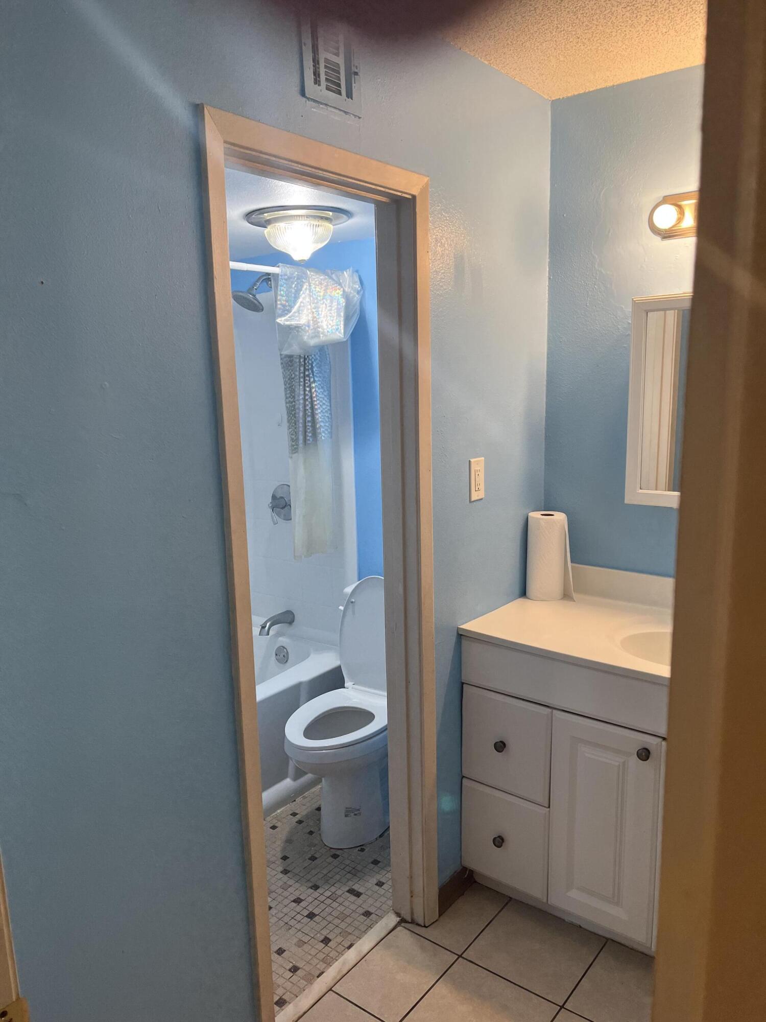 210 Pelham Road, Unit 210 Fort Walton Beach, FL 32547 - Photo 20 of 22 19