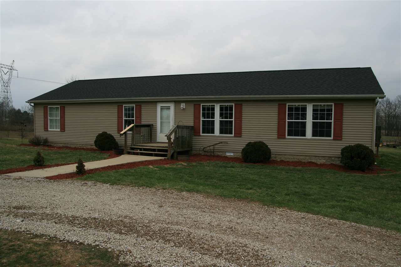 9075 West Fenceline Road Spencer, IN 47460 - Photo 3 of 26