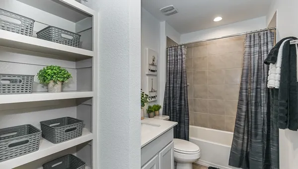 $2,400 | 1106 Briscoe Court, Rosharon, TX 77583