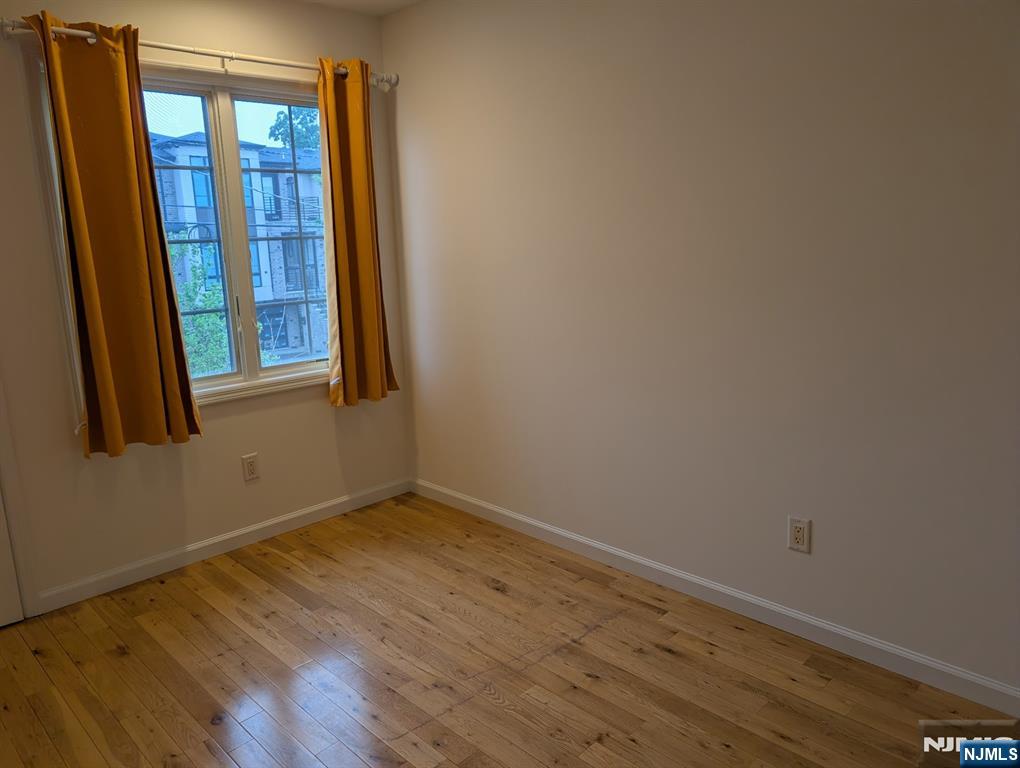 2471 7th Street Fort Lee, NJ 07024 - Photo 8 of 13