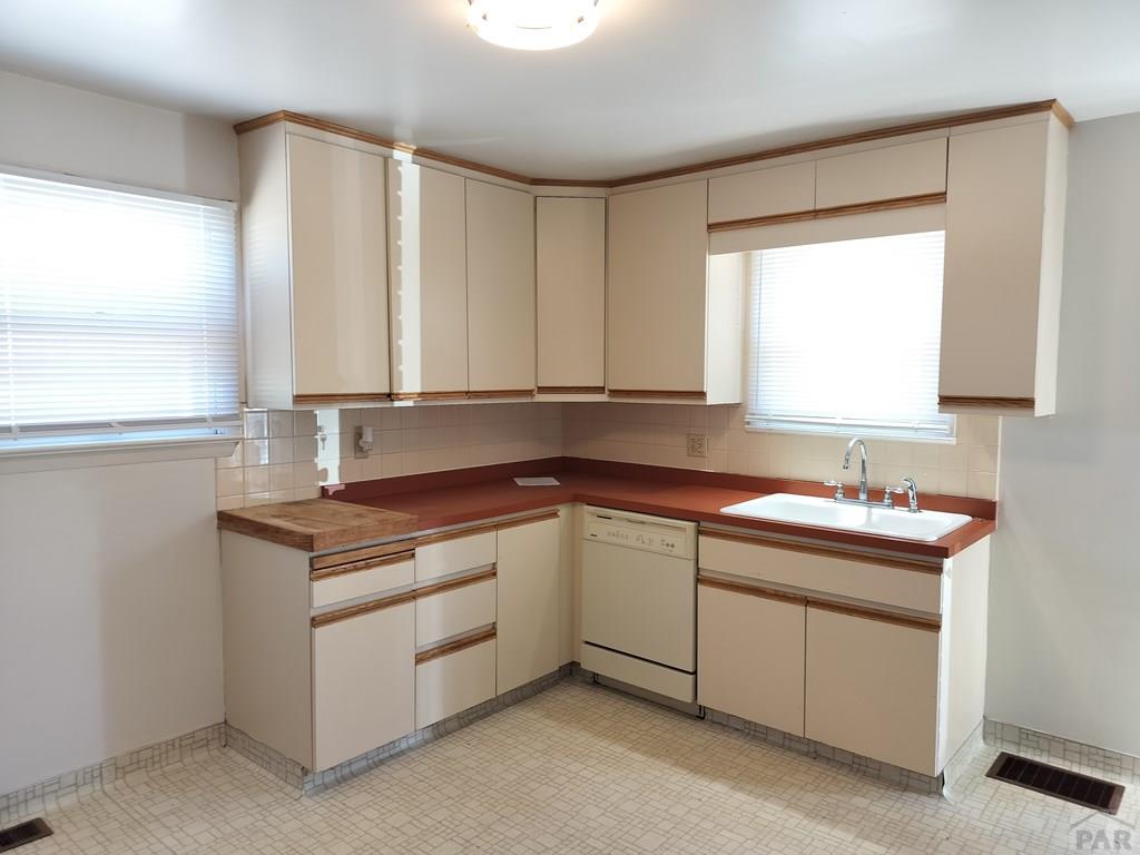2203 County Farm Road Pueblo, CO 81006 - Photo 6 of 42 Gallery Image 6