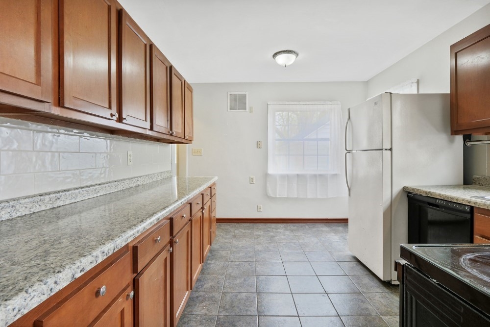 3499 Sand Point Road Fort Wayne, IN 46809 - Photo 14 of 34