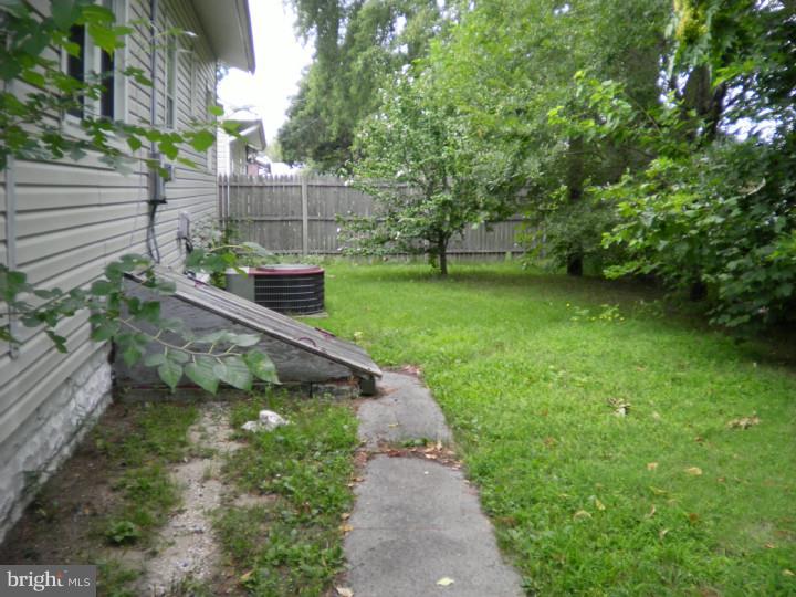 258 Birch Street Carneys Point, NJ 08069 - Photo 3 of 10 Exterior Back
