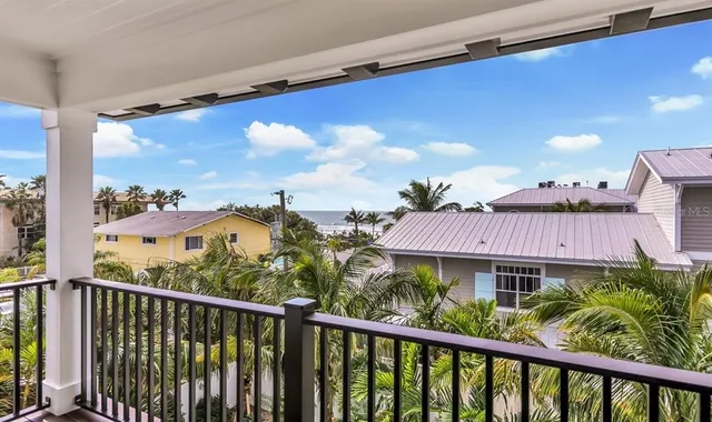 $10,000,000 | 6506 Gulf Drive, Holmes Beach, FL 34217