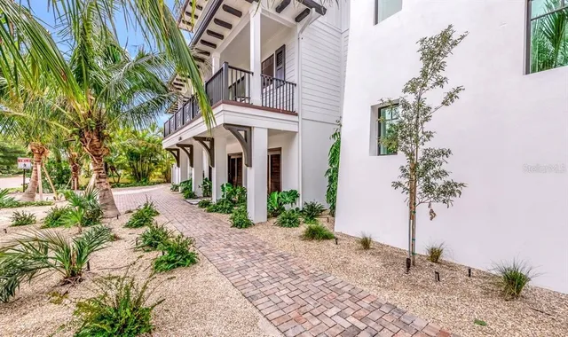 $10,000,000 | 6506 Gulf Drive, Holmes Beach, FL 34217