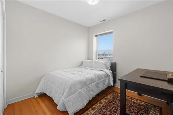 $2,300 | 3741 North Milwaukee Avenue, Unit 208, Chicago, IL 60641