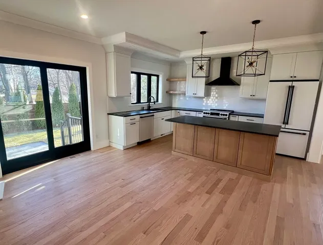 $5,200 | 10 Webber Avenue, Unit 202, Bedford, MA 01730