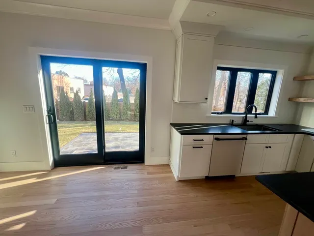 $5,200 | 10 Webber Avenue, Unit 202, Bedford, MA 01730