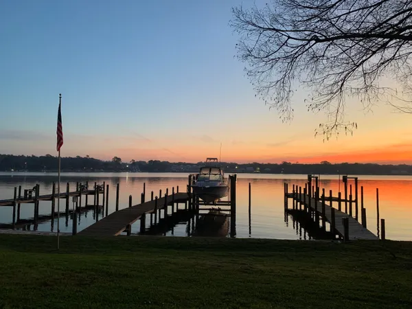 $550,000 | 60 North John Sims Parkway, Valparaiso, FL 32580