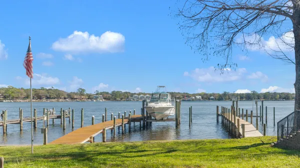 $550,000 | 60 North John Sims Parkway, Valparaiso, FL 32580