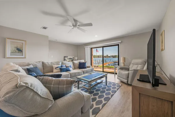 $550,000 | 60 North John Sims Parkway, Valparaiso, FL 32580