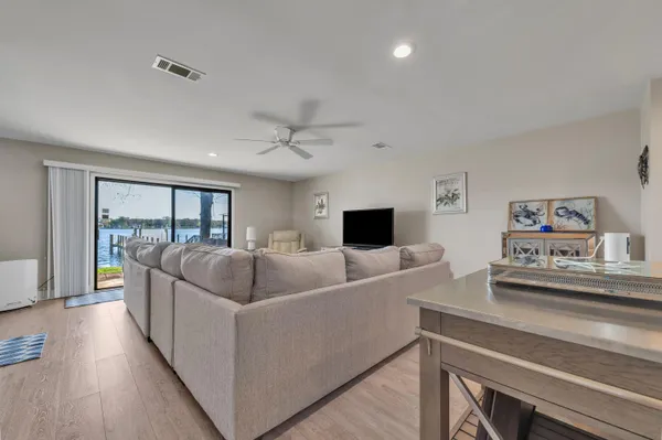 $550,000 | 60 North John Sims Parkway, Valparaiso, FL 32580