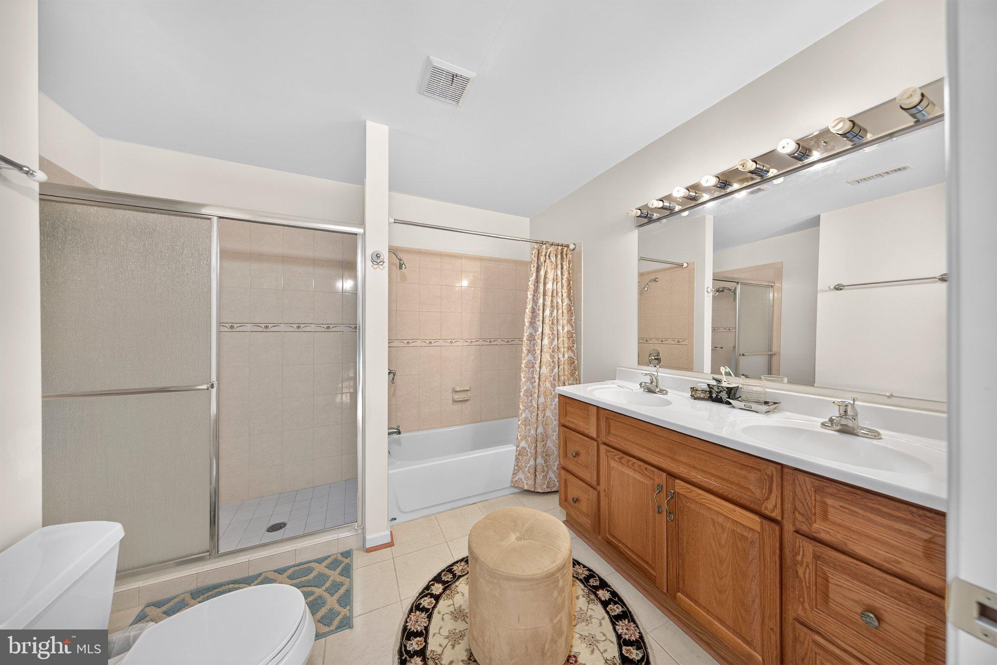 5213 Montgomery Street Springfield, VA 22151 - Photo 7 of 32 Ensuite Full Bathroom